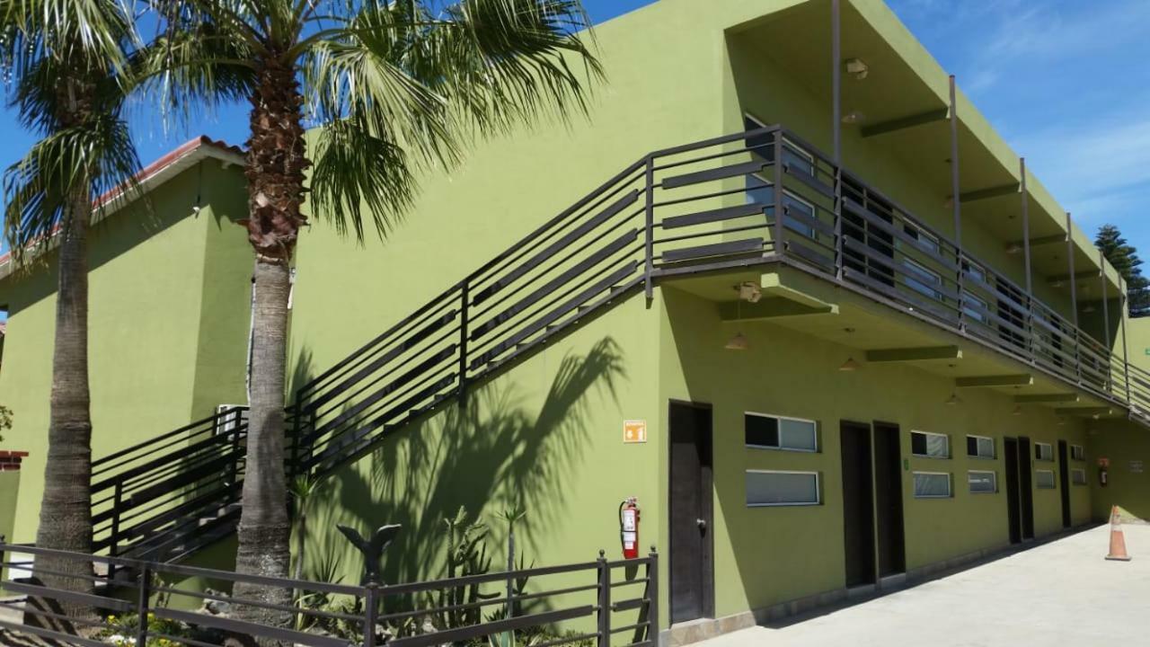 Hotel Azteca Inn Ensenada Extérieur photo