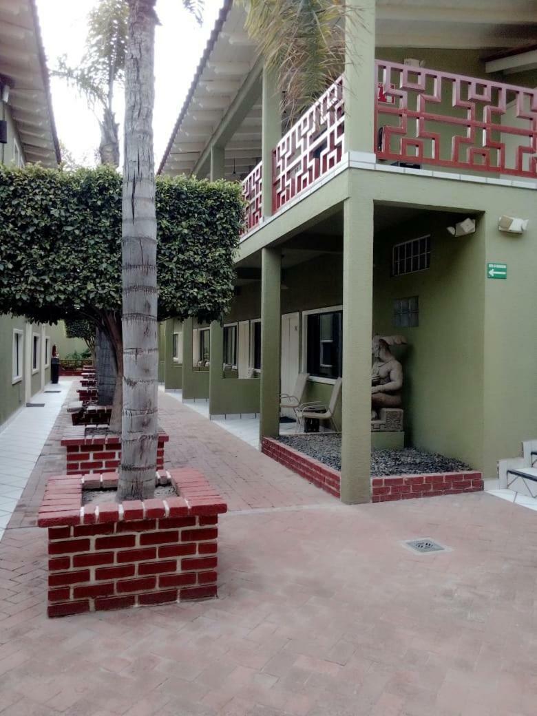 Hotel Azteca Inn Ensenada Extérieur photo